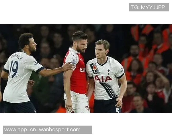 霍伊伦禁区内精彩抽射险些戴帽可惜高出横梁令人叹息