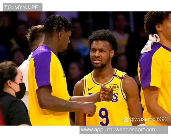 湖人队困境深重三核组合难解局势不如调整阵容发挥现有实力