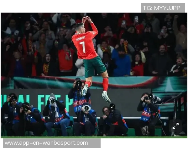 C罗本赛季表现出色代表俱乐部和国家队出战17场贡献16球2助攻