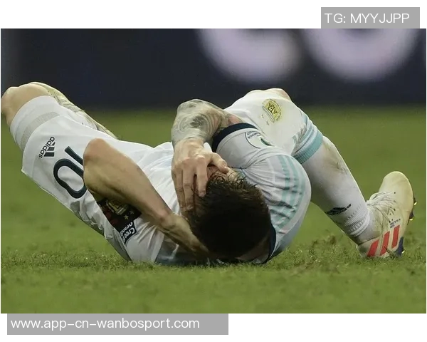 梅西挺身而出对抗肘击事件教育阿根廷老乡维护比赛公正